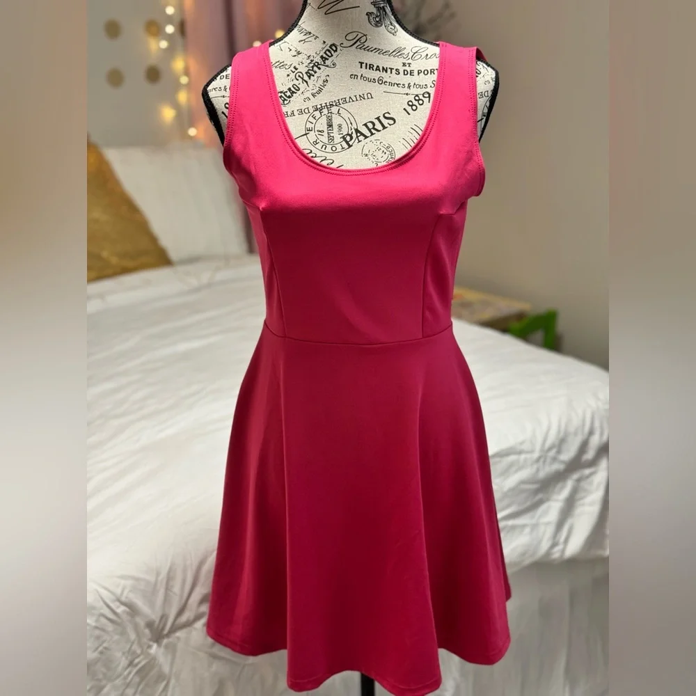 What’s Hot Fuchsia Pink Dress - Women’s Size M - Picture 1 of 4